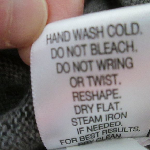 APT.9 $125 100% Cashmere Gray Animal Print Cardigan Sweater size Medium NWT - Picture 6 of 7